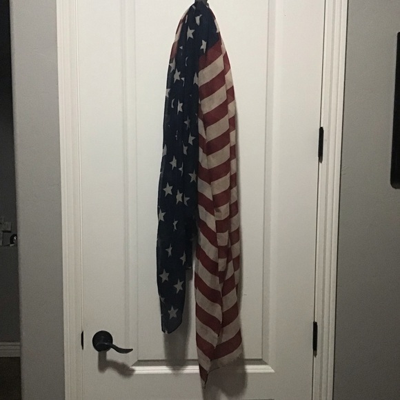 Hobby Lobby America Flag woman’s scarf - Picture 1 of 3